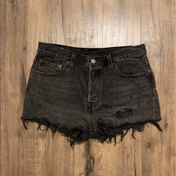 Levi 501 Jean Short - Picture 3 of 3